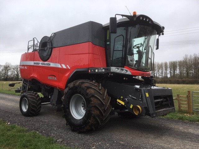 BM000103 – 2016 MF Delta 9380 AL Combine