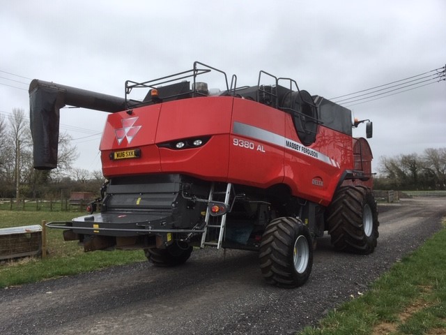 BM000103 – 2016 MF Delta 9380 AL Combine