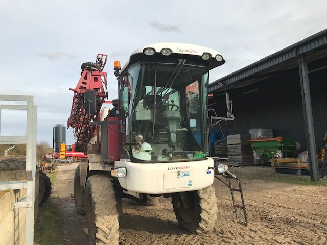 T713615A – 2013 FarmGem Saphire Self Propelled Sprayer