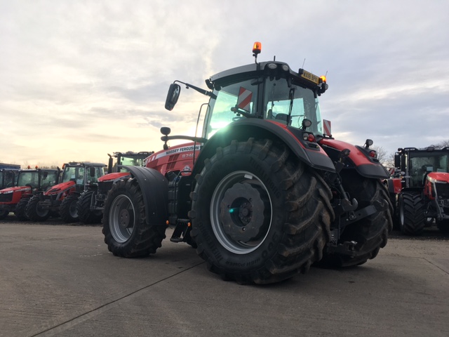 BM000109 – 2018 Massey Ferguson 8740 Tractor 4