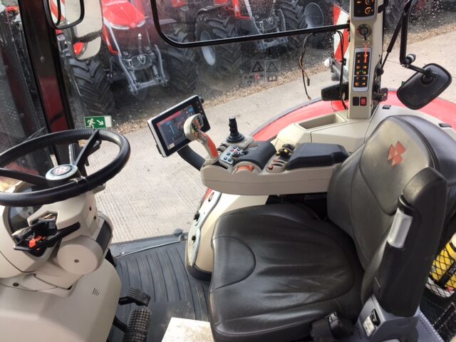 BM000109 – 2018 Massey Ferguson 8740 Tractor 8
