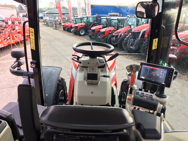 BM000109 – 2018 Massey Ferguson 8740 Tractor 11