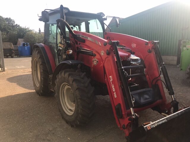 T5010144 – 2017 Massey Ferguson 4709 Cab Essential Global Tractor