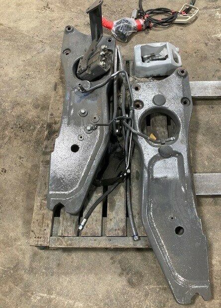 MB728374 – 2022 MF Loader Brackets