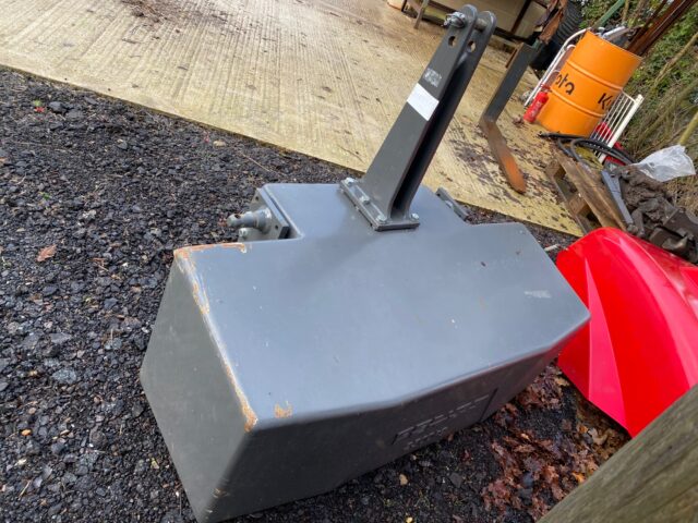 BM000010 – 2020 Fendt Front Weight