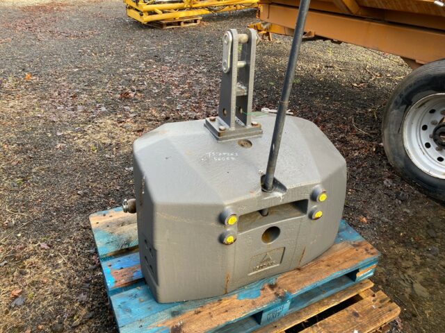 AM000088 New Valtra 1500kg Front Weight Block