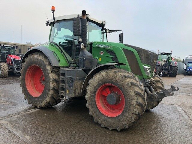 T5009933 2017 Fendt 828 S4 Vario Profi Plus 4WD Tractor