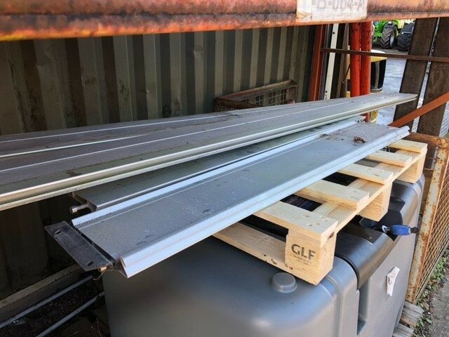2M38911A Kverneland Hopper Extensions