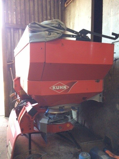 T5010723 2008 Kuhn Axis 30.1D Broadcaster