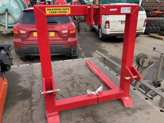 T5010736 TOMLIN 1000KG CAT1 STANDARD PALLET TINES ON 3 POINT LINKAGE. FRAME.