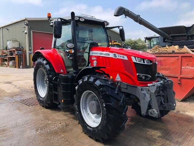 2M039598 2020 Massey Ferguson 7718S Exclusive Dyna 6 4WD Tractor