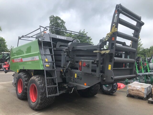 FE000104 Fendt 1290 XD Large Square Baler