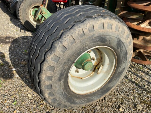 T231696B Cousin 6m Press.