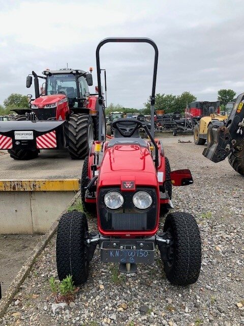 MA005002 New Massey Ferguson 1525 HP Compact Tractor
