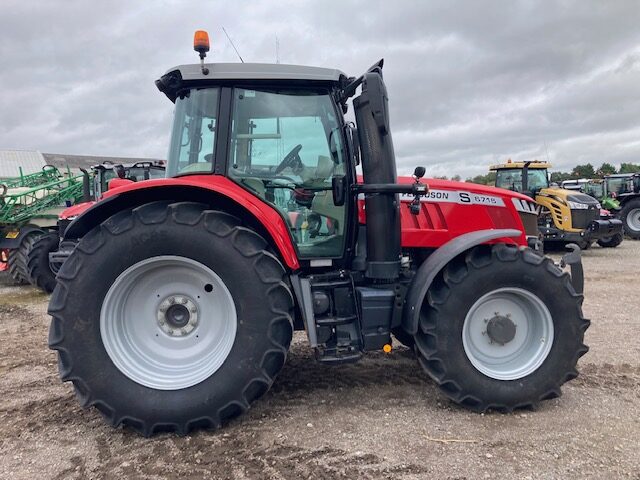 T6004828 2020 Massey Ferguson 6715S Efficient Dyna 6 4WD Tractor