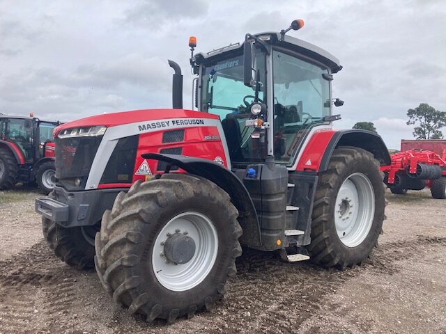 T2028823 – 2021 Massey Ferguson 8S.205 Excluisve Tractor