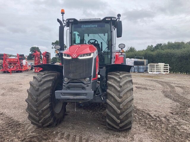 T2028823 – 2021 Massey Ferguson 8S.205 Excluisve Tractor