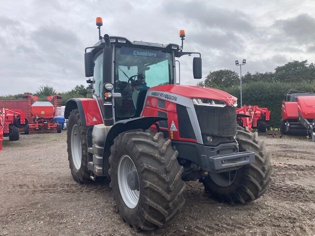 T2028823 – 2021 Massey Ferguson 8S.205 Excluisve Tractor
