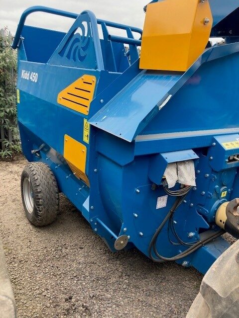 2M039943 New 2022 Kidd 450 Bale Shredder