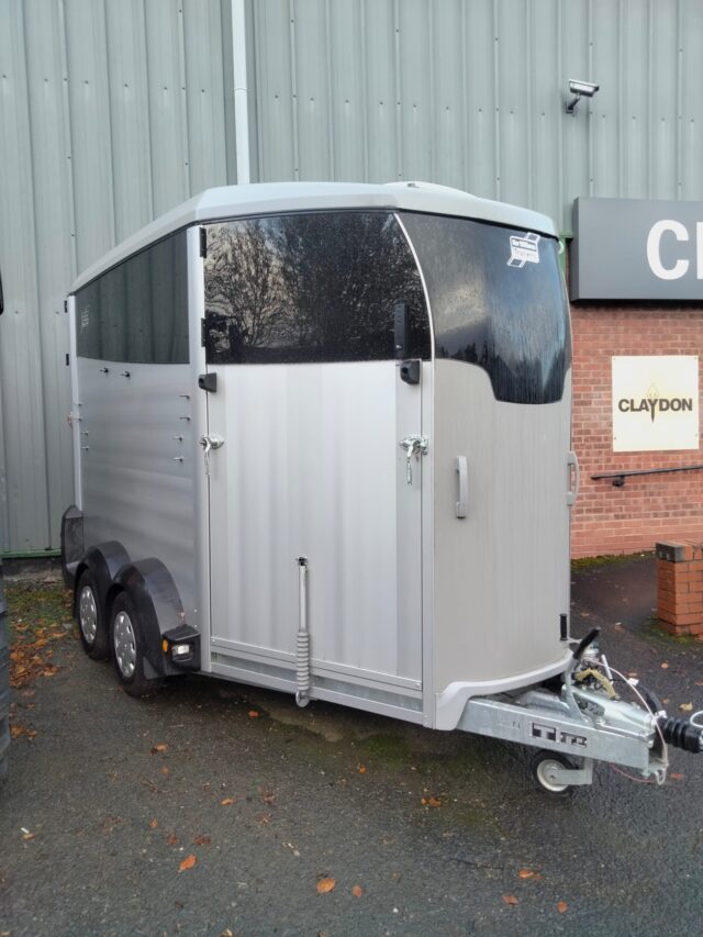 TG000572 2020 Ifor Williams HBX511 Horsebox