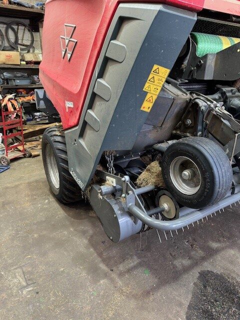 T2032596 2020 Massey Ferguson RB3130F Round Baler