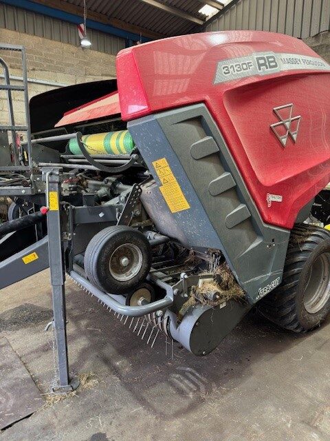 T2032596 2020 Massey Ferguson RB3130F Round Baler