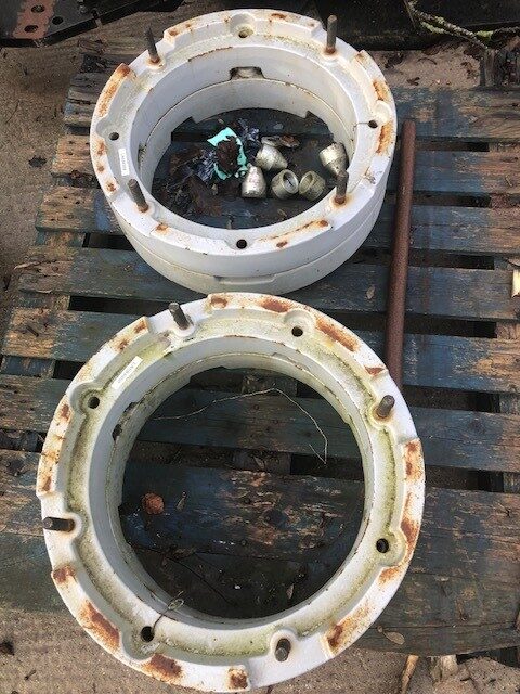 LA684958 MF 4 X 50KG REAR WHEEL WEIGHTS