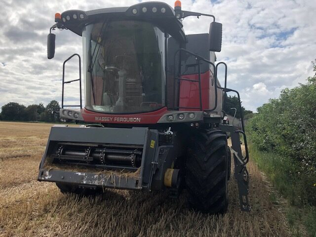 T5011610 2015 MASSEY FERGUSON DELTA 9380AL COMBINE