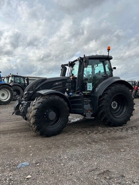 T7017007 2020 Valtra T234V ST MR19 4WD Tractor