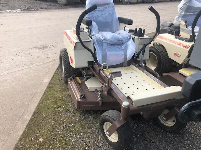 AM000508 NEW GRASSHOPPER 124V-41 RIDE ON MOWER