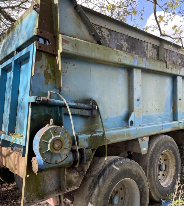 exmucks spreader feeder trailer