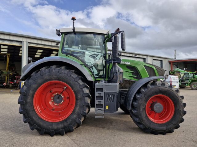 TD001496 2017 Fendt 828 Vario Profi Plus 4WD Tractor