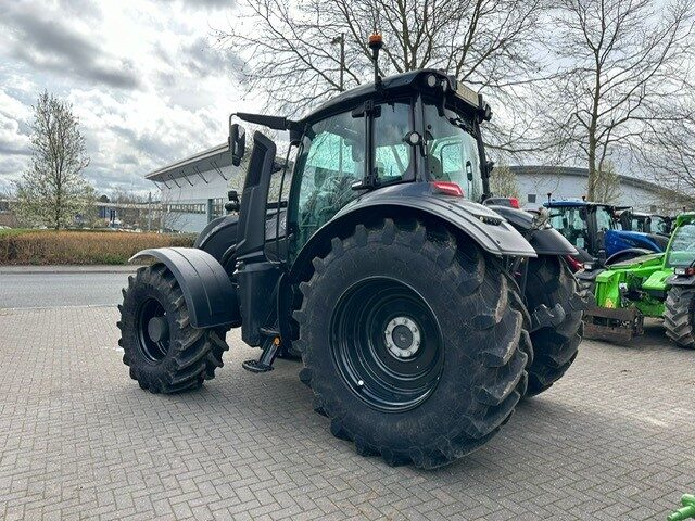 VA000119 VALTRA T235D 4WD TRACTOR