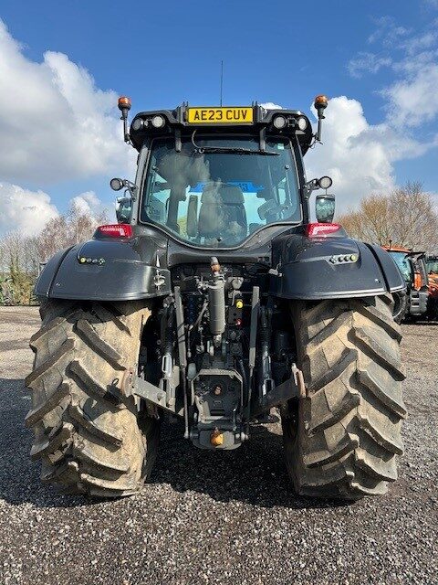 VA000237 2023 VALTRA T235D 4WD TRACTOR