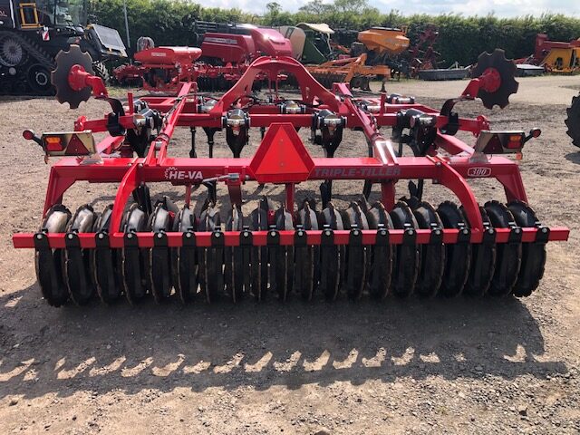 2M040092 Demo 2023 HE-VA 3.00M TRIPLE TILLER