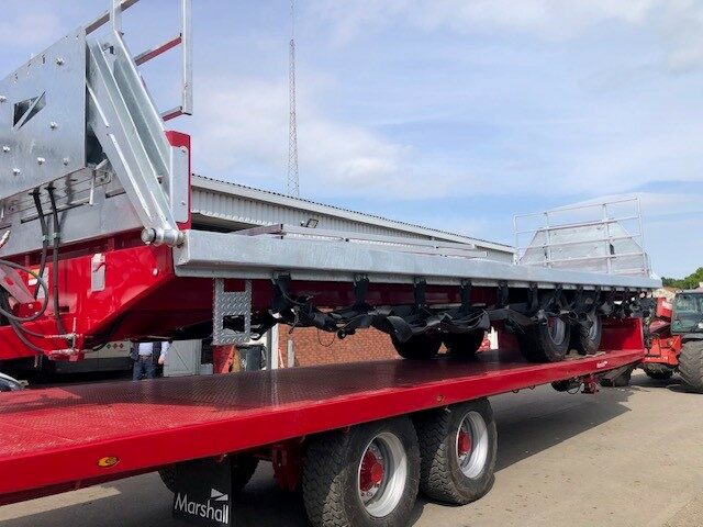 2M040570 NEW 2024 MARSHALL BC32 TANDEM BALE TRAILER