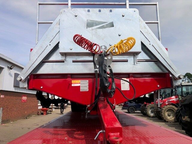 2M040570 NEW 2024 MARSHALL BC32 TANDEM BALE TRAILER