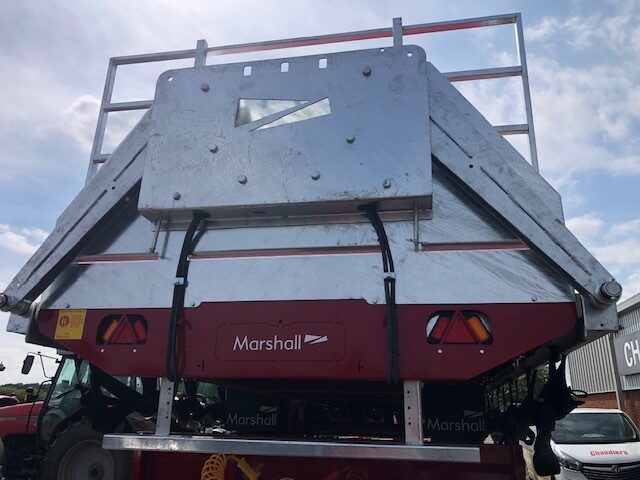 2M040570 NEW 2024 MARSHALL BC32 TANDEM BALE TRAILER