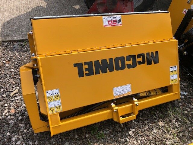 2M040119 NEW MCCONNEL PA6567T HEDGECUTTER