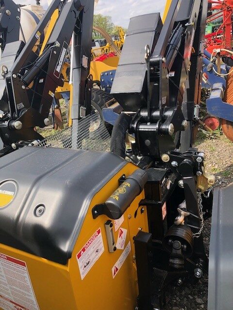 2M040119 NEW MCCONNEL PA6567T HEDGECUTTER