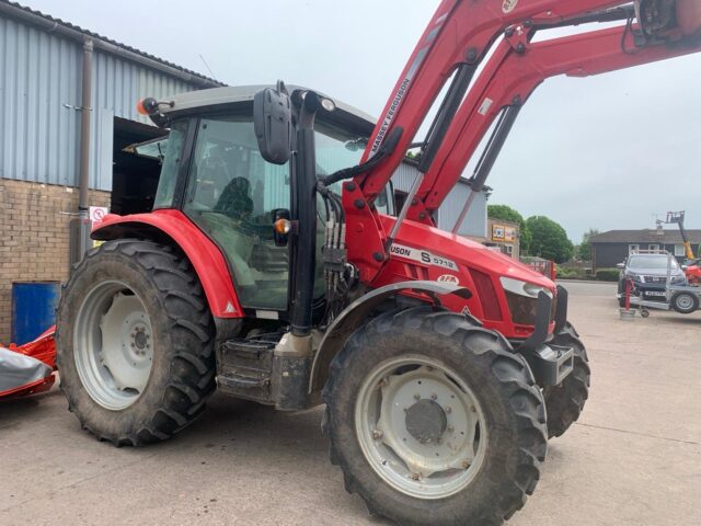 TI000241 2018 MASSEY FERGUSON 5712S ESD4 4WD TRACTOR