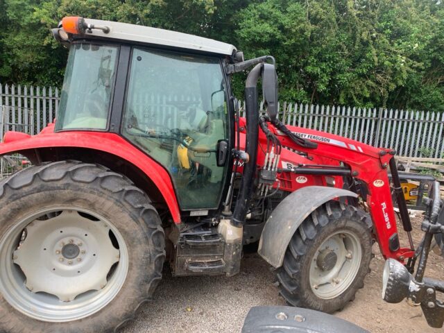 TI000241 2018 MASSEY FERGUSON 5712S ESD4 4WD TRACTOR