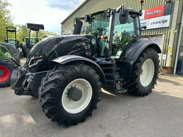 VA000202 2023 VALTRA T175 EA 4WD TRACTOR