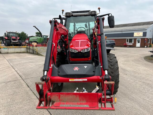 2M040441 2020 Massey Ferguson 5713S ESD4 4WD Tractor & MF FL4018 Loader