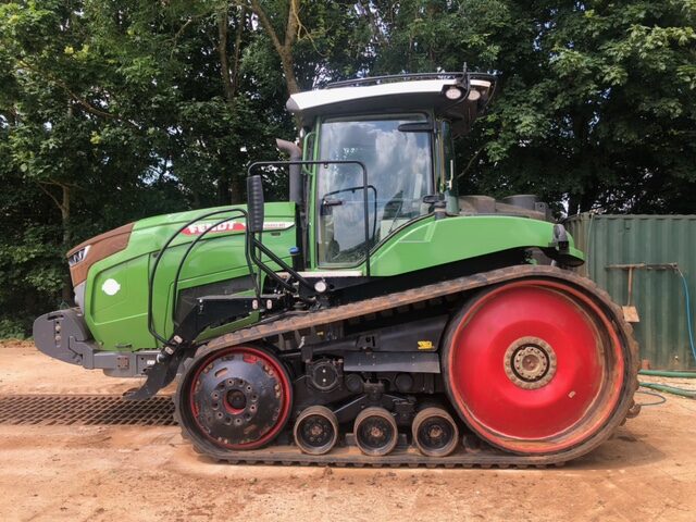 2M040722 2018 FENDT 943 MT TRACKED TRACTOR