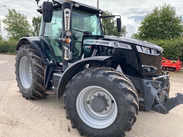 GM035739 – 2020 Massey Ferguson 7718 Efficient Dyna6 Tractor