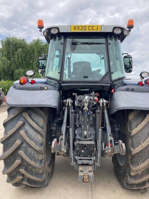 GM035739 – 2020 Massey Ferguson 7718 Efficient Dyna6 Tractor