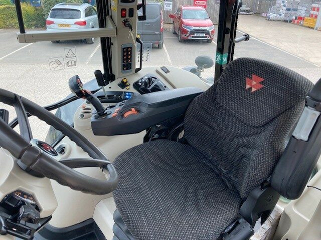 GM035739 – 2020 Massey Ferguson 7718 Efficient Dyna6 Tractor