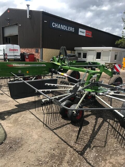 FE000282 NEW FENDT FORMER 8055 PRO RAKE
