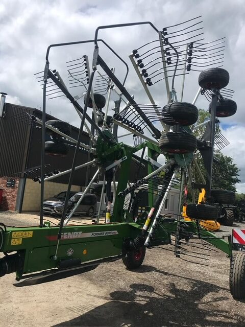 FE000282 NEW FENDT FORMER 8055 PRO RAKE